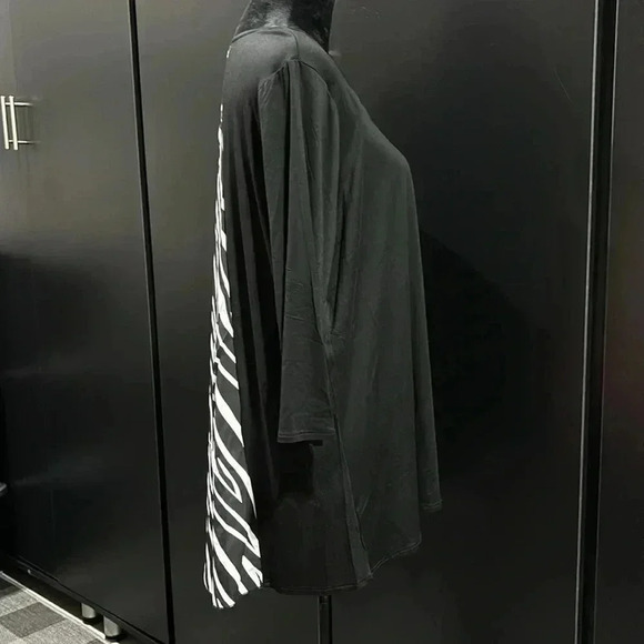 Cyrus long sleeve round neck stretch black/zebra print top – 2X - Picture 3 of 12